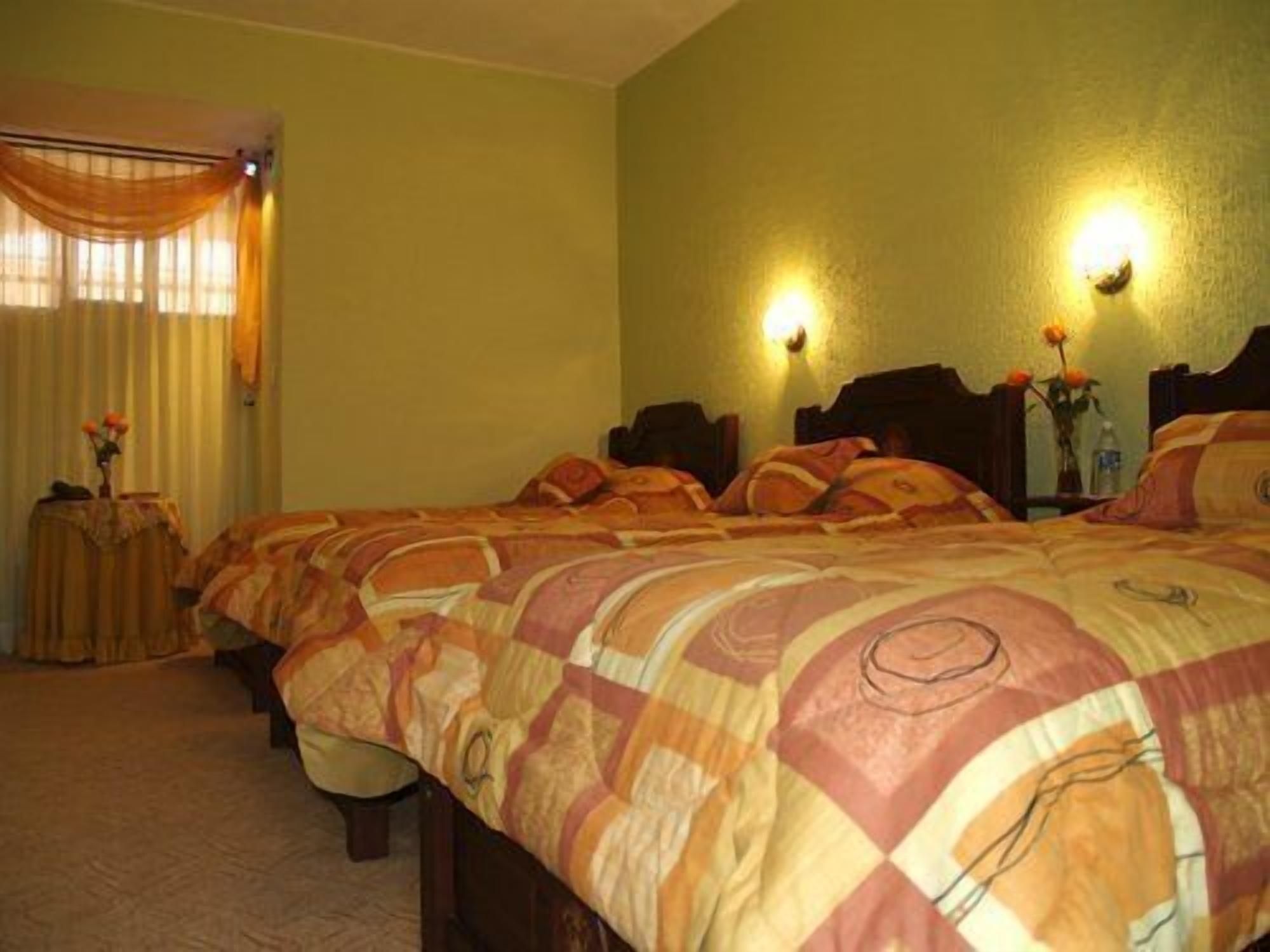 קיטו Hotel Catedral מראה חיצוני תמונה