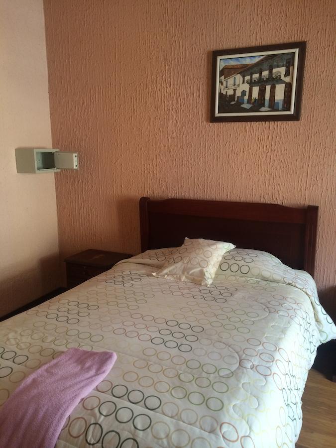 קיטו Hotel Catedral חדר תמונה
